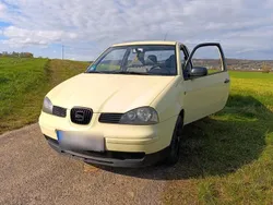 Gelb Gebraucht 2002 Seat Arosa Kleinwagen | 589 € (Guter Preis)