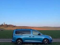 Blau Gebraucht 2023 VW Caddy Maxi California Van / Kleinbus | 34.000 € (Fairer Preis)