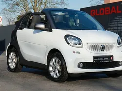 Grau Gebraucht 2019 Smart ForTwo Cabrio Prime Cabrio | 12.885 € (Guter Preis)