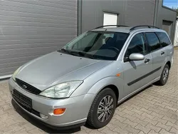 Silber Gebraucht 2000 Ford Focus Kombi | 750 € (Guter Preis)