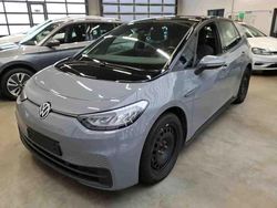 Grau Gebraucht 2023 VW ID.3 Pro Performance Kleinwagen | 16.990 €