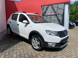 Weiß Gebraucht 2014 Dacia Sandero Stepway Kleinwagen | 6.490 € (Teuer)
