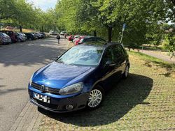 Blau Gebraucht 2011 VW Golf VI Style Kleinwagen | 2.190 €