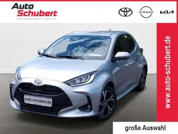 Silver metallic Neu 2025 Toyota Yaris Hybrid Kleinwagen | 24.980 € (Fairer Preis)
