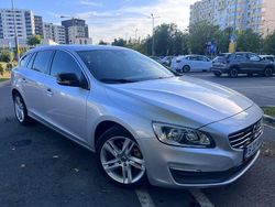 Schwarz Gebraucht 2015 Volvo V60 Momentum Kombi | 7.300 € (Fairer Preis)