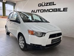 Weiß Gebraucht 2011 Mitsubishi Colt Limousine | 3.999 € (Etwas zu teuer)