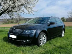 Schwarz Gebraucht 2013 Skoda Octavia Elegance Kombi | 8.490 € (Guter Preis)