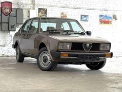 Braun Gebraucht 1982 Alfa Romeo Alfetta Limousine | 12.950 €