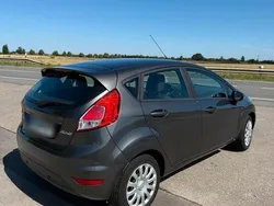 Grau Gebraucht 2017 Ford Fiesta Kleinwagen | 8.999 €