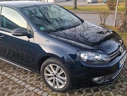 Blau Gebraucht 2011 VW Golf VI Kleinwagen | 5.900 € (Etwas zu teuer)