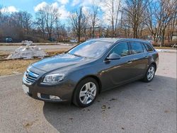 Grau Gebraucht 2010 Opel Insignia Kombi | 3.100 € (Guter Preis)