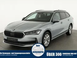 Aluminium silber metallic Neu 2025 Skoda Superb Selection Kombi | 43.995 € (Guter Preis)