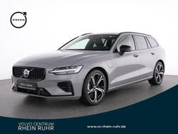 Grau vapour grey / metallic Gebraucht 2024 Volvo V60 Plus Kombi | 42.850 € (Etwas zu teuer)