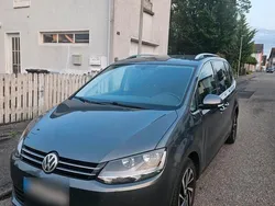 Grau Gebraucht 2018 VW Sharan Van / Kleinbus | 16.250 €