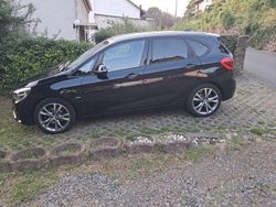 Schwarz Gebraucht 2017 BMW 218 Active Tourer Sport Line Van / Kleinbus | 12.900 € (Fairer Preis)