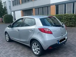 Silber Gebraucht 2009 Mazda 2 Kleinwagen | 1.800 € (Fairer Preis)