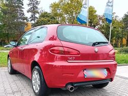 Rot Gebraucht 2006 Alfa Romeo 147 Kleinwagen | 3.800 €