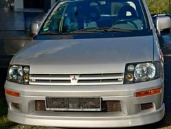 Silber Gebraucht 2000 Mitsubishi Space Runner Van / Kleinbus | 630 €