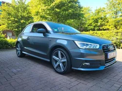 Grau Gebraucht 2015 Audi A1 Sportback S-Line Kleinwagen | 11.000 € (Guter Preis)