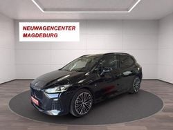 Black sapphire metallic Gebraucht 2024 BMW 218 Active Tourer M Sport Van / Kleinbus | 28.490 € (Guter Preis)