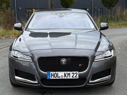 Grau Gebraucht 2016 Jaguar XF Portfolio Limousine | 22.200 €