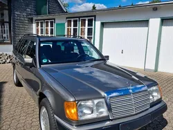 Grau Gebraucht 1990 Mercedes E300 AMG Limousine | 18.900 €