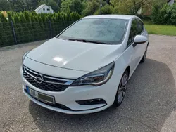Weiß Gebraucht 2015 Opel Astra Innovation Limousine | 10.900 € (Fairer Preis)
