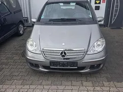 Grau Gebraucht 2007 Mercedes A200 Avantgarde Edition Limousine | 5.500 € (Fairer Preis)