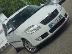 Weiß Gebraucht 2008 Skoda Roomster Kombi | 1.950 € (Superpreis)