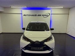 Weiß Gebraucht 2018 Toyota Aygo X-play Kleinwagen | 9.199 € (Fairer Preis)