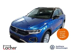 Ravennablau metallic/schwarz Gebraucht 2024 VW T-Roc Life SUV | 26.790 € (Guter Preis)