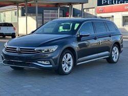Grau Gebraucht 2023 VW Passat Alltrack Kombi | 24.900 € (Fairer Preis)