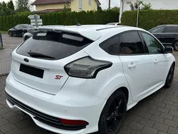 Weiß Gebraucht 2017 Ford Focus ST Limousine | 14.000 € (Guter Preis)