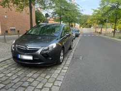 Grau Gebraucht 2013 Opel Zafira Tourer Van / Kleinbus | 7.250 € (Fairer Preis)