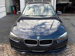 Blau Gebraucht 2016 BMW 318 Sport Line Kombi | 9.900 € (Fairer Preis)