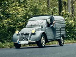Grau Gebraucht 1960 Citroën 2CV Kombi | 16.499 €
