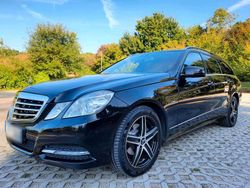 Schwarz Gebraucht 2010 Mercedes E200 Avantgarde Kombi | 10.800 € (Etwas zu teuer)