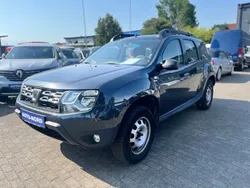 Grau Gebraucht 2017 Dacia Duster Lauréate SUV | 10.990 € (Fairer Preis)