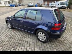Blau Gebraucht 2002 VW Golf IV Kleinwagen | 700 € (Guter Preis)