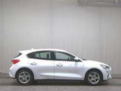 Weiss Gebraucht 2019 Ford Focus Trend Limousine | 8.980 € (Superpreis)