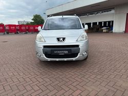 Grau Gebraucht 2008 Peugeot Partner Tepee Premium Van / Kleinbus | 4.990 € (Etwas zu teuer)