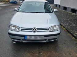 Silber Gebraucht 2001 VW Golf IV Limousine | 850 € (Fairer Preis)
