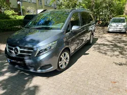 Grün Gebraucht 2016 Mercedes V250 Van / Kleinbus | 39.900 € (Fairer Preis)