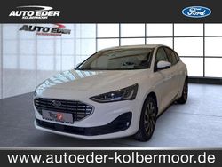 Frostweiß Gebraucht 2024 Ford Focus Titanium Limousine | 22.490 € (Guter Preis)