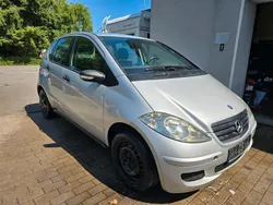 Silber Gebraucht 2007 Mercedes 180 Limousine | 1.200 €