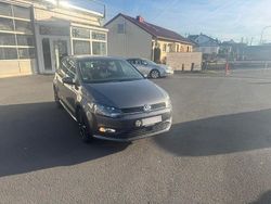 Grau Gebraucht 2015 VW Polo Limousine | 9.590 € (Fairer Preis)