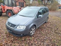 Grau Gebraucht 2005 VW Touran Highline Van / Kleinbus | 1.059 € (Superpreis)