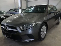Grau Gebraucht 2020 Mercedes A180 Limousine | 19.900 € (Guter Preis)