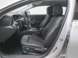 Silber Gebraucht 2023 Mercedes A200 Kleinwagen | 28.700 € (Fairer Preis)