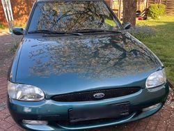 Grün Gebraucht 1998 Ford Escort Coupé | 3.400 €